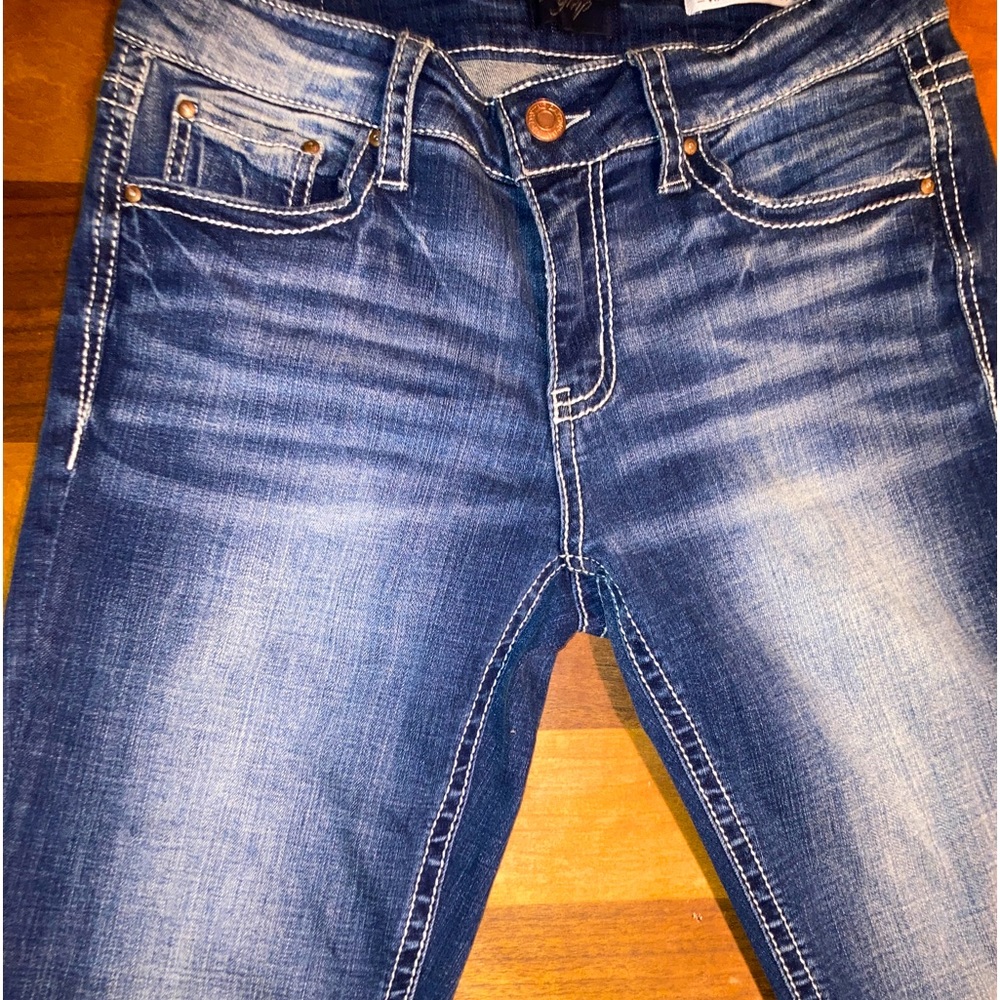 Daytrip-Virgo flare/bootcut jeans-SIZE 28L Dark/medium denim
